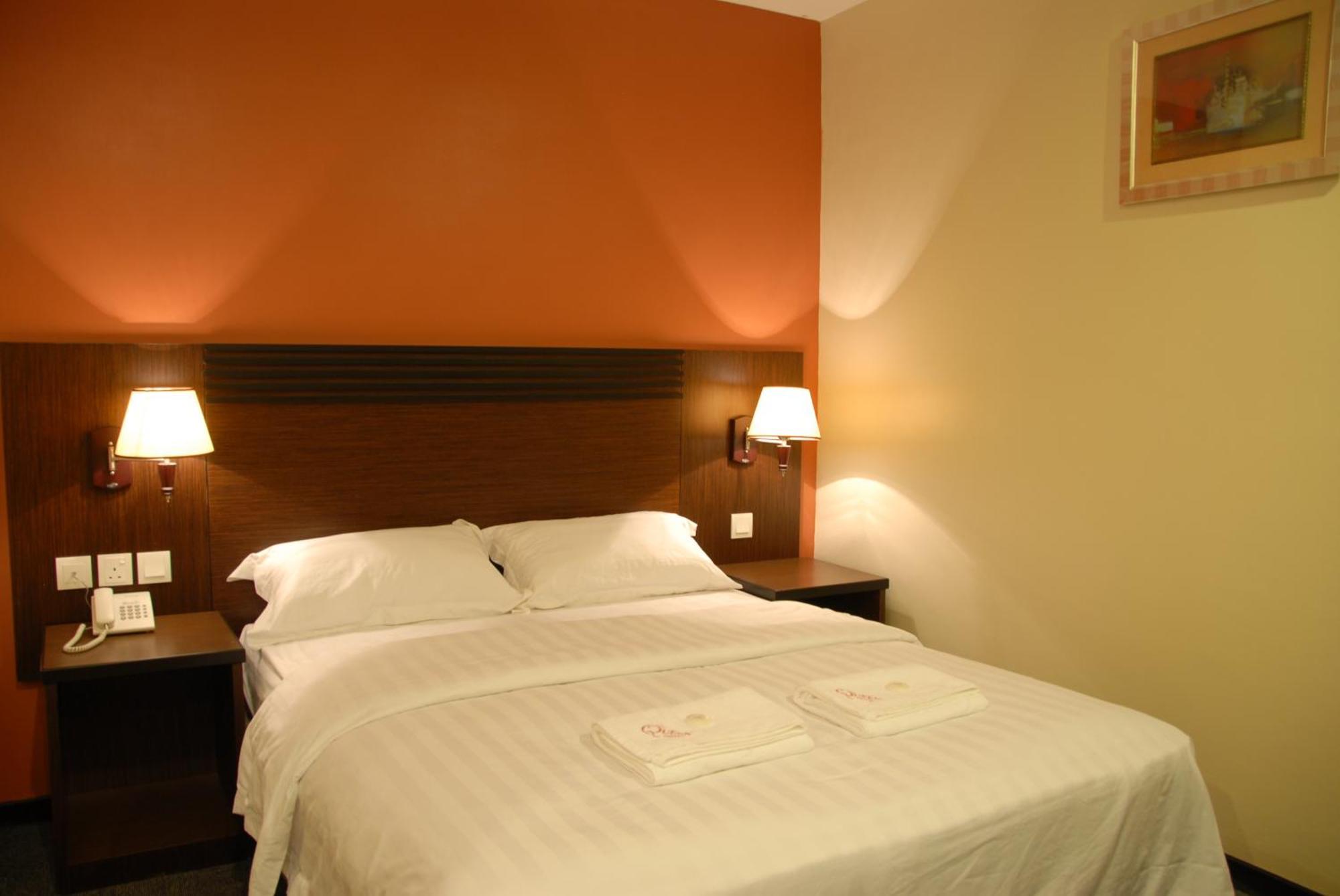 Queen Hotel Keningau Bagian luar foto